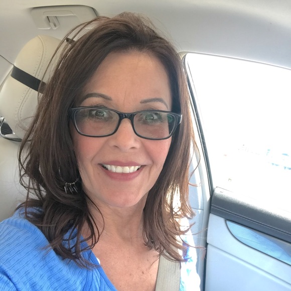 Meet your Posher, Jeanette - Picture 1 of 1